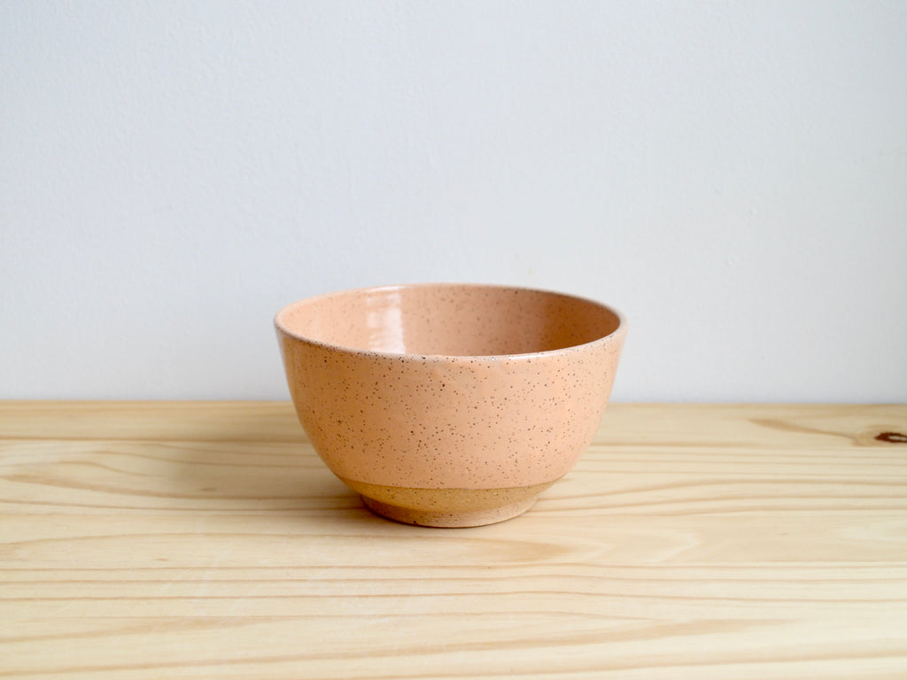 Speckled Solace, Handcrafted Candēla with Ceramic Vessel & Lid